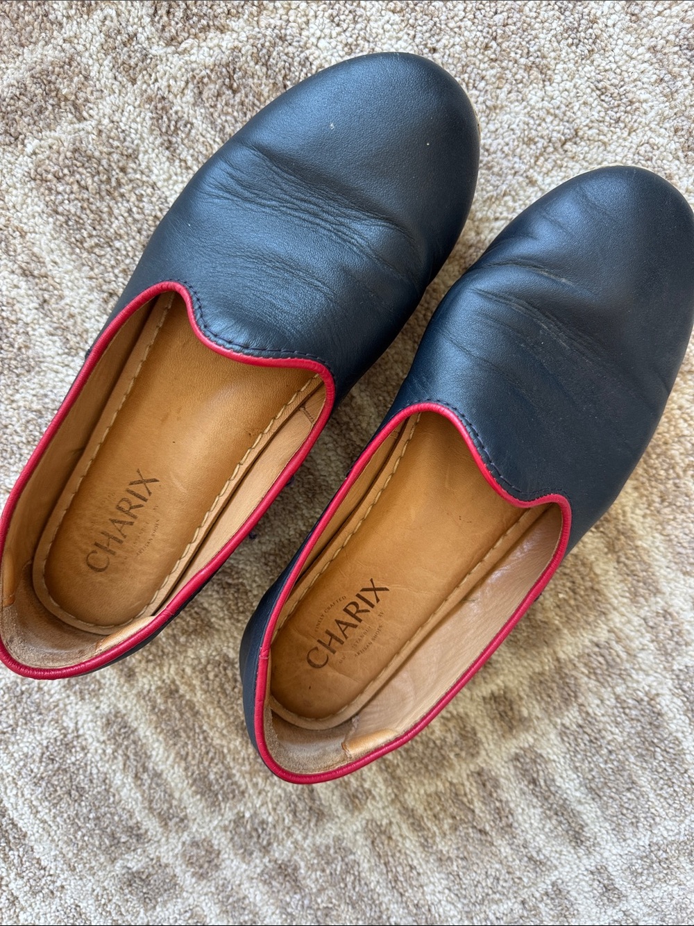 Artisan Charix Navy Leather Slip-On
Loafers with Red Trim 39 shoes 8 woman’s